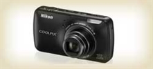 Nikon Coolpix S800c: primeira câmara com ligação às redes sociais