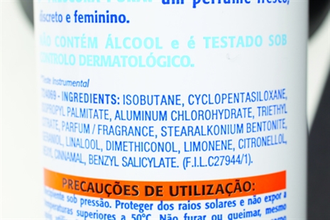 Produtos com cloro-hidrato de alumínio e zircónio de alumínio revelam mais poder contra a transpiração.
