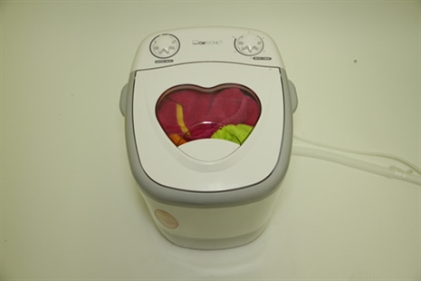 A Clatronic MWA 3101 permite lavar 1,5 quilos de roupa em 30 minutos.