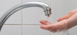 Poupar água em casa: dispositivos e truques