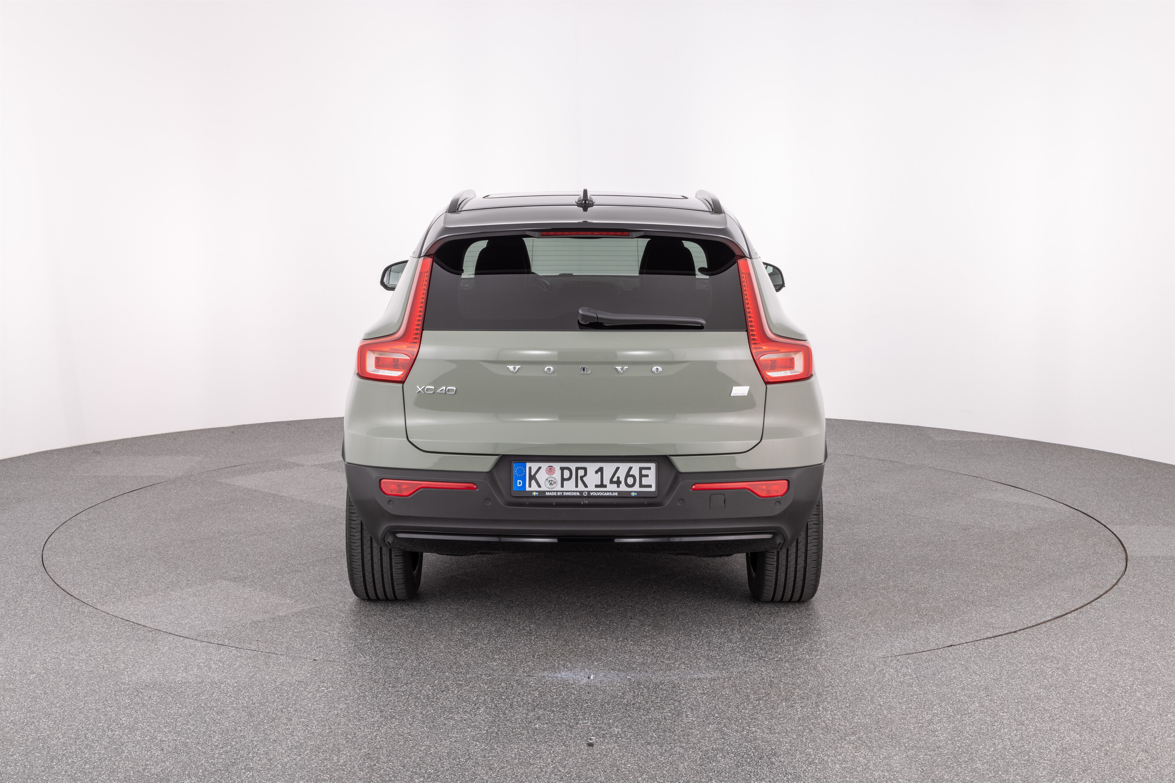 VOLVO XC40 P8 RECHARGE PURE ELECTRIC TWIN