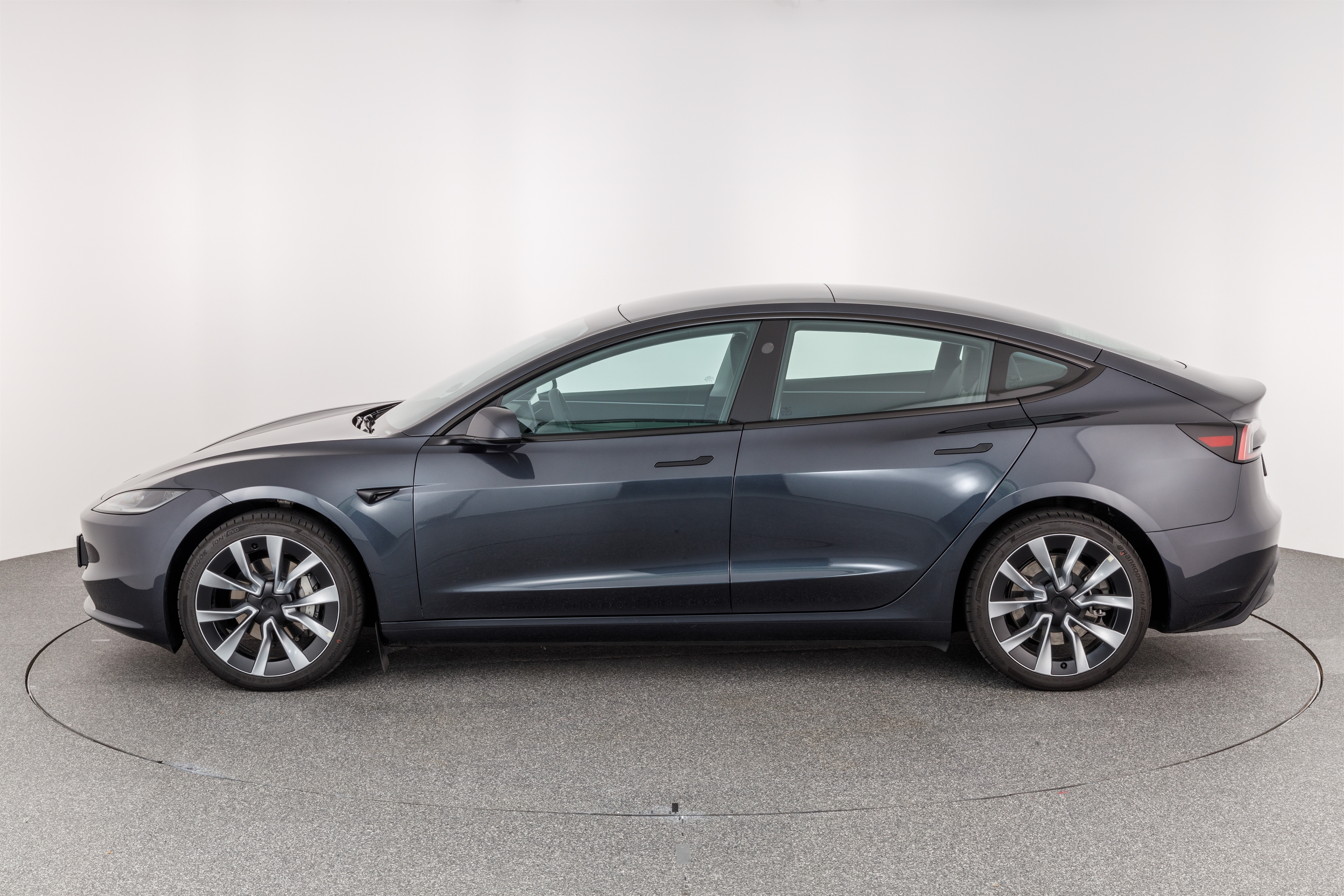 TESLA MODEL 3 LONG RANGE