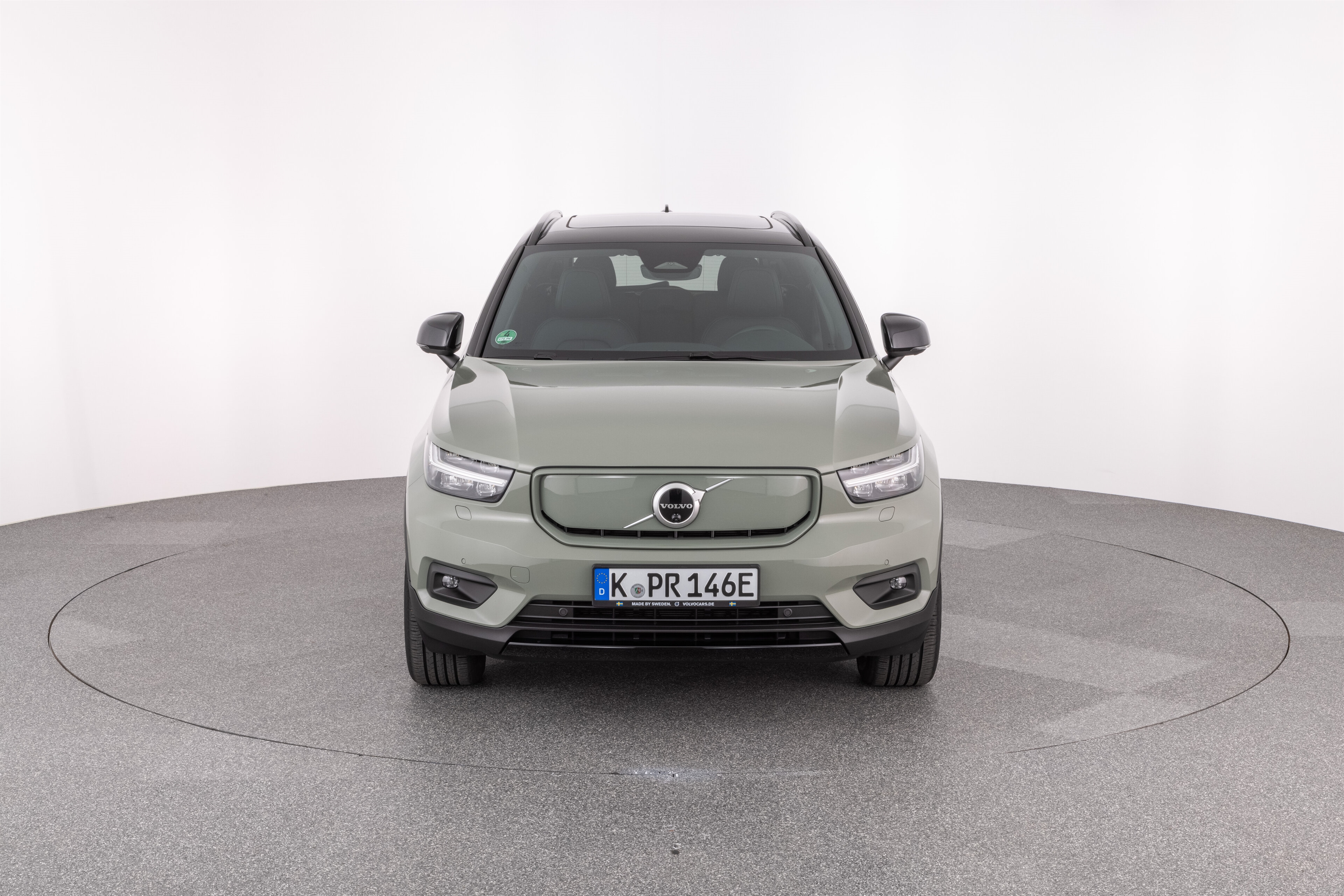 VOLVO XC40 P8 RECHARGE PURE ELECTRIC TWIN