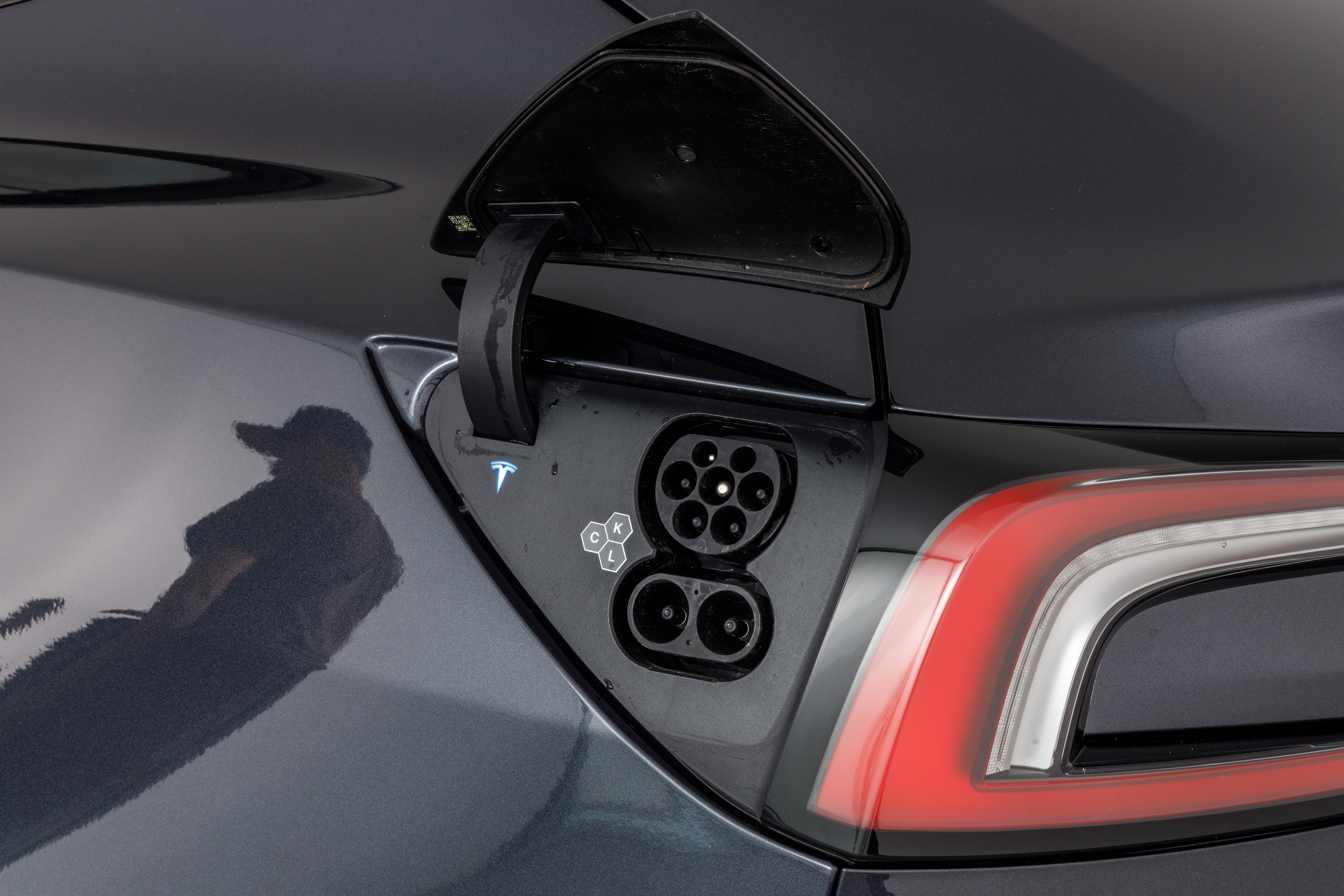 TESLA MODEL 3 LONG RANGE