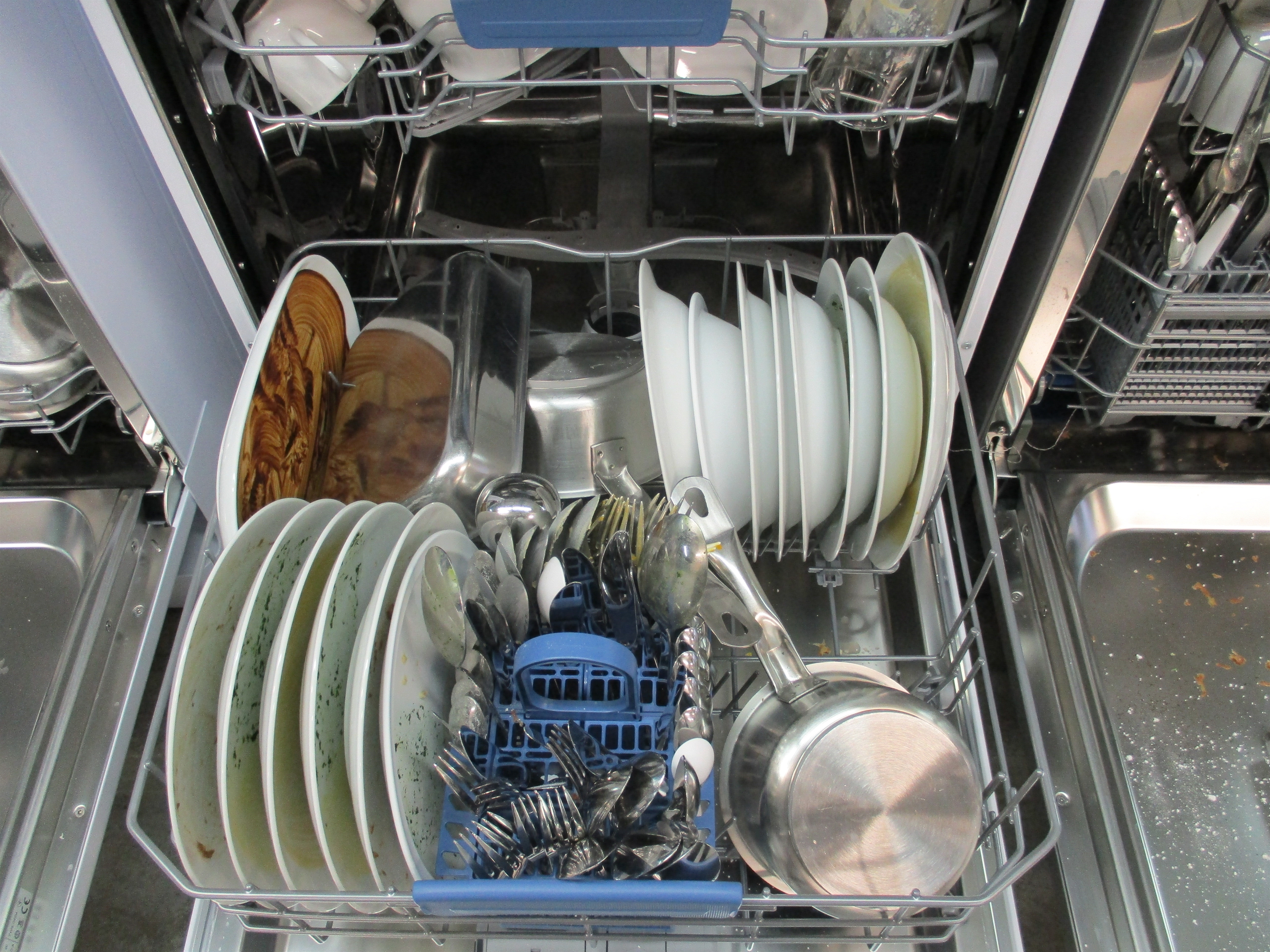 INDESIT DFP 58T94 Z