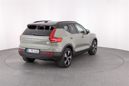VOLVO XC40 P8 RECHARGE PURE ELECTRIC TWIN