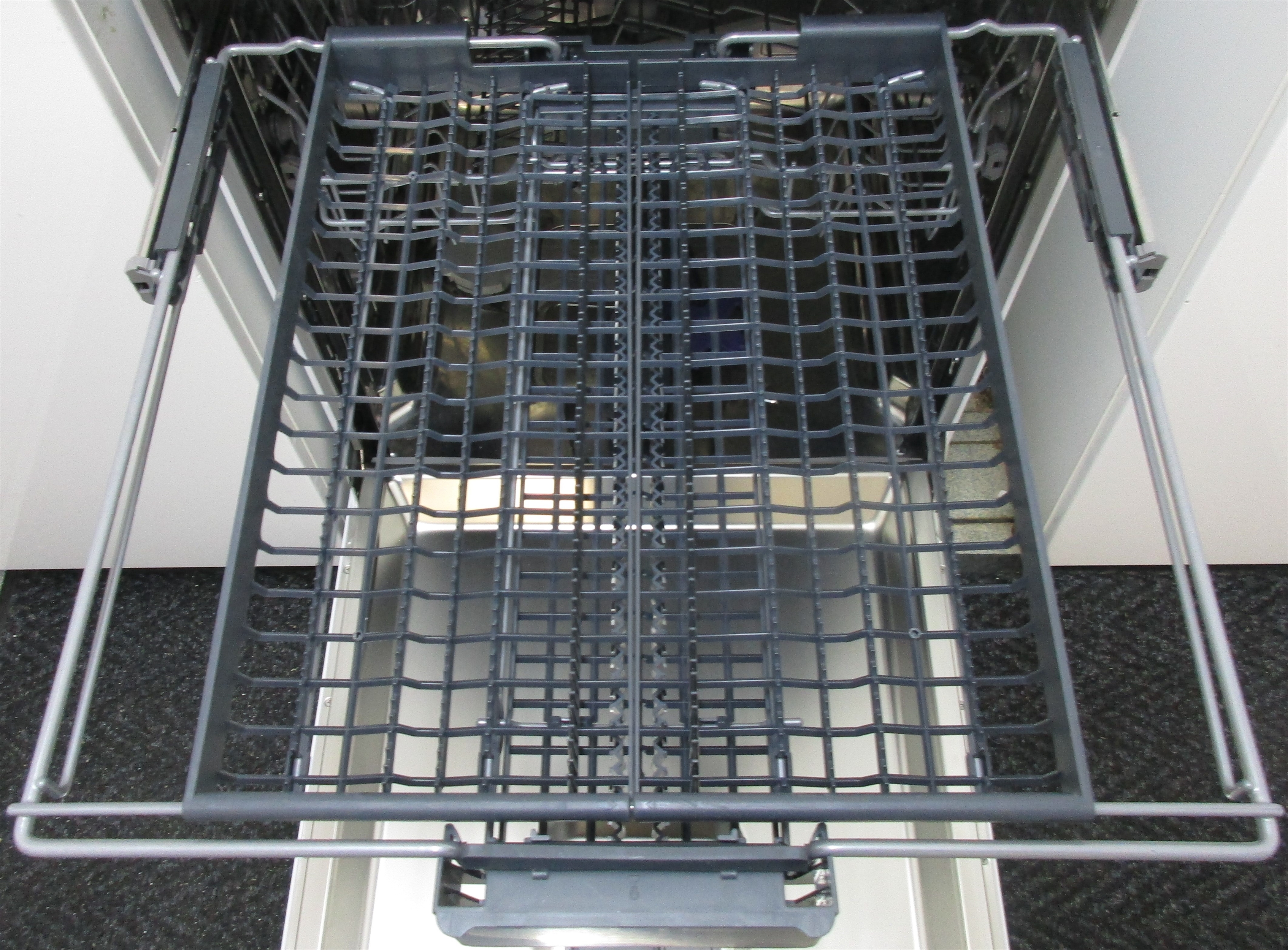 BEKO DFN28422W
