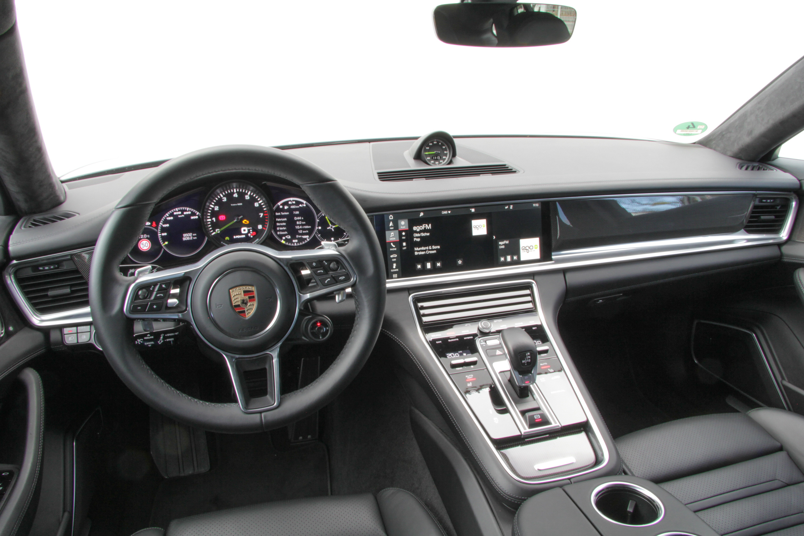 PORSCHE PANAMERA 4 E-HYBRID