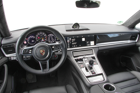 PORSCHE PANAMERA 4 E-HYBRID
