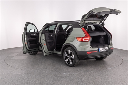 VOLVO XC40 P8 RECHARGE PURE ELECTRIC TWIN